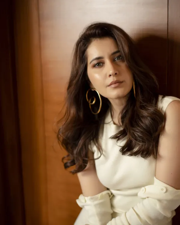 Raashii Khanna - Biography, Stats, and Career Highlights